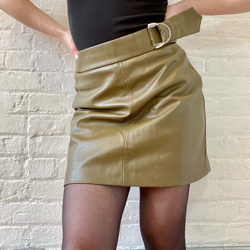 Zara khaki vegan leather skirt 🖤🖤